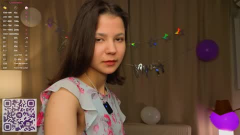 Snapshot of serinazele chatting on 05-31-26, 06:31 Melissa online show from 05-31-26, 06:31