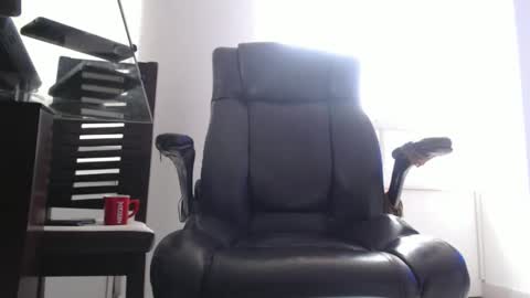 hetero serio discreto online show from 11-24-25, 09:47