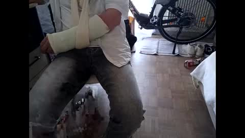 Snapshot of serpenttiin chatting on 11-30-25, 11:25 serpenttiin online show from 11-30-25, 11:25