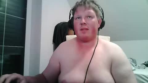 Snapshot of setcuna chatting on 05-20-26, 10:05 setcuna online show from 05-20-26, 10:05
