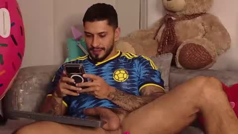 Snapshot of seth_vega_ chatting on 06-11-26, 11:47 HEY IM SETH online show from 06-11-26, 11:47