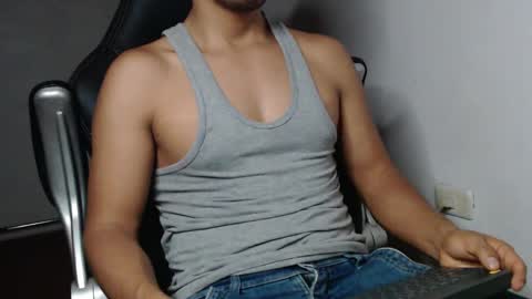 Snapshot of sexatlexx chatting on 01-10-25, 02:57 arnold online show from 01-10-25, 02:57