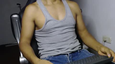 Snapshot of sexatlexx chatting on 01-19-25, 01:43 arnold online show from 01-19-25, 01:43