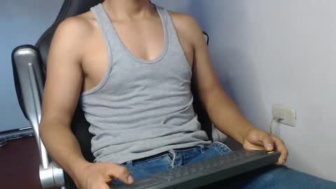 Snapshot of sexatlexx chatting on 01-22-25, 10:50 arnold online show from 01-22-25, 10:50