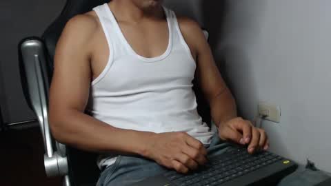 Snapshot of sexatlexx chatting on 02-20-25, 02:40 arnold online show from 02-20-25, 02:40