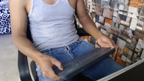 Snapshot of sexatlexx chatting on 10-26-25, 02:34 arnold online show from 10-26-25, 02:34