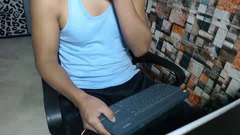 Snapshot of sexatlexx chatting on 12-01-25, 02:27 arnold online show from 12-01-25, 02:27