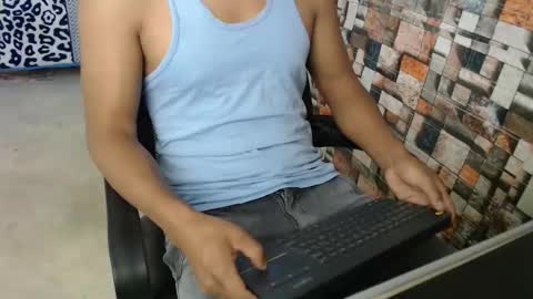 Snapshot of sexatlexx chatting on 12-01-25, 02:33 arnold online show from 12-01-25, 02:33