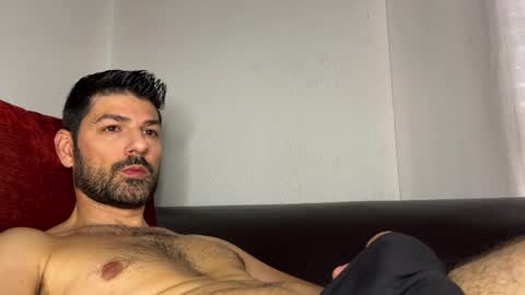 Lucenzo  online show from 11-26-25, 10:05