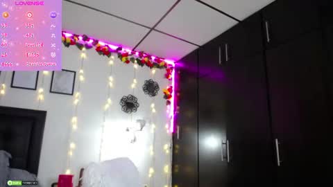 Snapshot of sexifacex1 chatting on 06-22-26, 06:05 Lili online show from 06-22-26, 06:05
