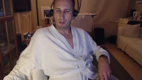 Snapshot of sexlobo1 chatting on 01-27-25, 01:48 Sexlobo online show from 01-27-25, 01:48
