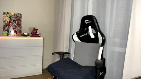 My name is Mia whats yours online show from 02-11-25, 10:39