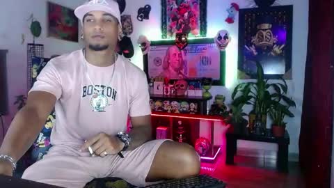 Snapshot of sexo_aharon chatting on 06-07-26, 04:16 Aharon ravelo online show from 06-07-26, 04:16