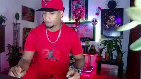 Snapshot of sexo_aharon chatting on 06-12-26, 07:07 Aharon ravelo online show from 06-12-26, 07:07