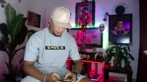 Snapshot of sexo_aharon chatting on 06-15-26, 03:53 Aharon ravelo online show from 06-15-26, 03:53