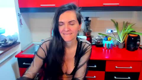 Snapshot of sexqueen1111 chatting on 03-03-25, 01:42 sexqueen1111 online show from 03-03-25, 01:42