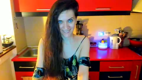 Snapshot of sexqueen1111 chatting on 09-25-25, 06:11 sexqueen1111 online show from 09-25-25, 06:11