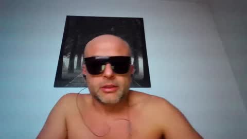 Snapshot of sextacy1925 chatting on 10-26-25, 06:03 sextacy1925 online show from 10-26-25, 06:03