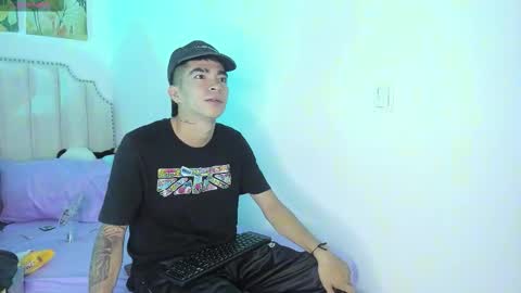 Snapshot of sextury01 chatting on 09-09-25, 06:13 sextury01 online show from 09-09-25, 06:13