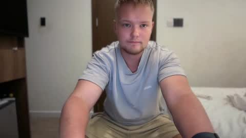 Snapshot of sexual_sbotage chatting on 05-24-26, 03:39 Max Leman online show from 05-24-26, 03:39