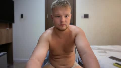 Snapshot of sexual_sbotage chatting on 06-01-26, 04:31 Max Leman online show from 06-01-26, 04:31