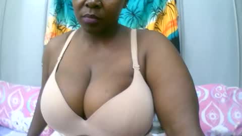 sexxi_ebony online show from 11-24-25, 05:18