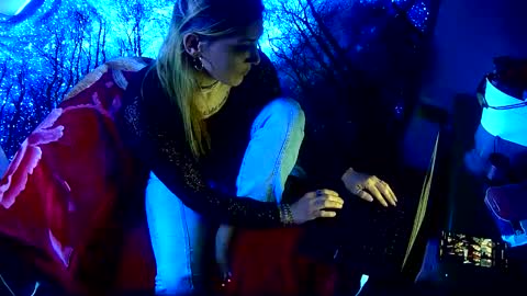 Snapshot of sexxileeah42o chatting on 03-22-26, 08:51 Leeah CloudZzz online show from 03-22-26, 08:51