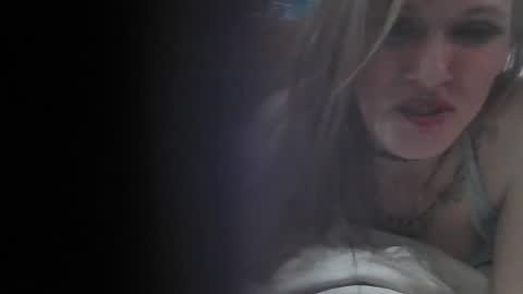 Snapshot of sexxileeah42o chatting on 04-11-26, 07:13 Leeah CloudZzz online show from 04-11-26, 07:13