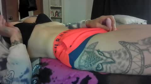 Snapshot of sexxileeah42o chatting on 05-19-26, 08:48 Leeah CloudZzz online show from 05-19-26, 08:48