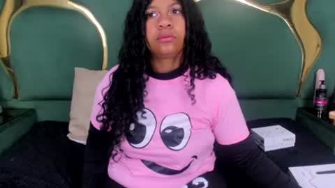 Snapshot of sexxtaty chatting on 08-06-26, 12:18 Sexxtaty online show from 08-06-26, 12:18