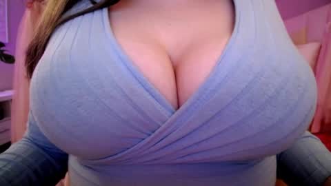 Snapshot of sexxxyprincess chatting on 04-03-26, 04:10 Princess online show from 04-03-26, 04:10