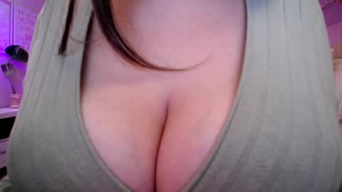Snapshot of sexxxyprincess chatting on 04-17-26, 02:14 Princess online show from 04-17-26, 02:14