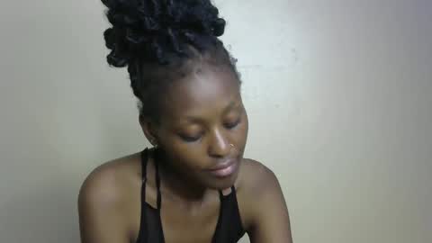 Snapshot of sexxy_bum23 chatting on 02-06-25, 01:05 sexxy bum online show from 02-06-25, 01:05