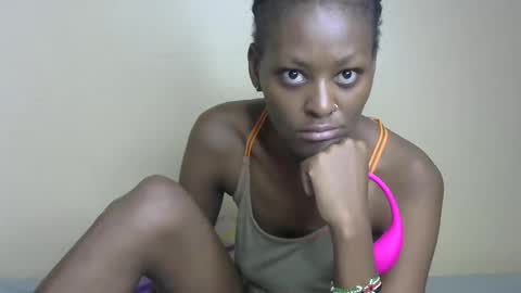 Snapshot of sexxy_bum23 chatting on 02-08-25, 11:22 sexxy bum online show from 02-08-25, 11:22