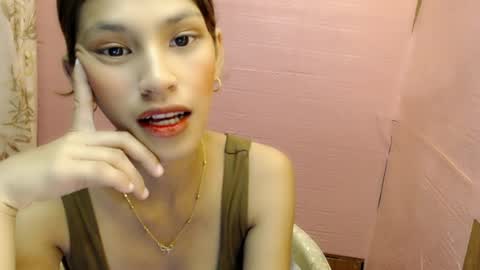 Dahlia online show from 04-18-26, 02:15
