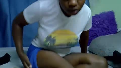 Snapshot of sexxybuttie chatting on 04-22-26, 03:02 African Queen online show from 04-22-26, 03:02