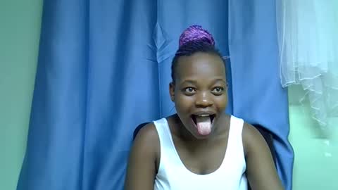 Snapshot of sexxybuttie chatting on 04-23-26, 03:30 African Queen online show from 04-23-26, 03:30