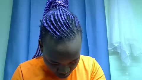 Snapshot of sexxybuttie chatting on 04-24-26, 12:35 African Queen online show from 04-24-26, 12:35