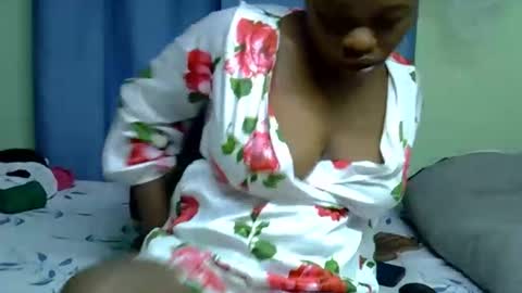 Snapshot of sexxybuttie chatting on 04-26-26, 02:59 African Queen online show from 04-26-26, 02:59