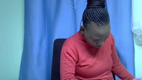 Snapshot of sexxybuttie chatting on 05-06-26, 01:57 African Queen online show from 05-06-26, 01:57