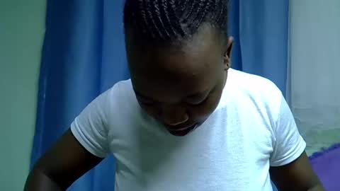 Snapshot of sexxybuttie chatting on 05-16-26, 02:30 African Queen online show from 05-16-26, 02:30