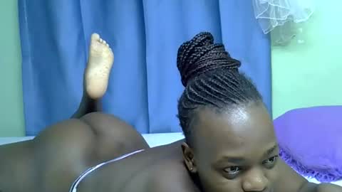 Snapshot of sexxybuttie chatting on 05-19-26, 03:40 African Queen online show from 05-19-26, 03:40