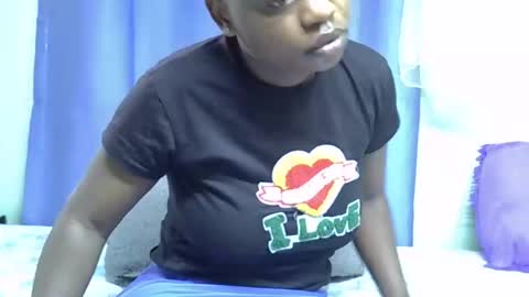 Snapshot of sexxybuttie chatting on 05-29-26, 12:03 African Queen online show from 05-29-26, 12:03