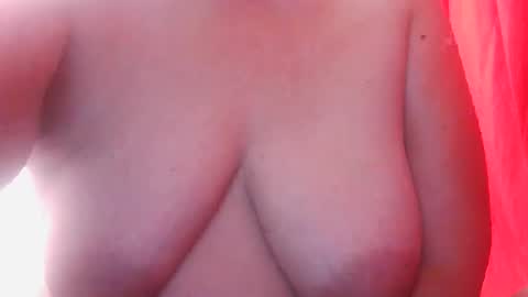 Snapshot of sexxyicee69 chatting on 05-02-26, 06:07 misslovely j online show from 05-02-26, 06:07