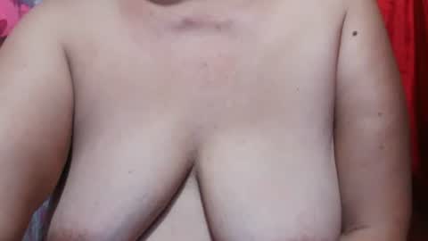 Snapshot of sexxyicee69 chatting on 05-19-26, 10:21 misslovely j online show from 05-19-26, 10:21