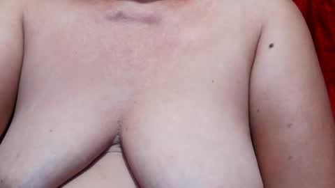 Snapshot of sexxyicee69 chatting on 06-13-26, 02:37 misslovely j online show from 06-13-26, 02:37