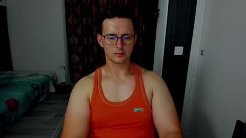 Snapshot of sexxymuscles4u chatting on 09-10-25, 12:05 Sexxymuscles4U online show from 09-10-25, 12:05