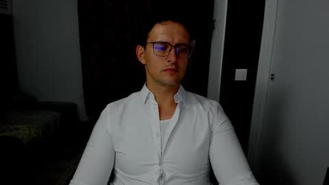 Snapshot of sexxymuscles4u chatting on 10-19-25, 12:50 Sexxymuscles4U online show from 10-19-25, 12:50