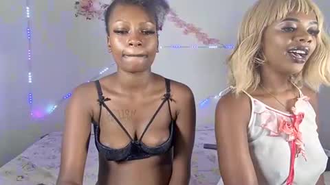 Snapshot of sexxypixie chatting on 04-10-26, 08:30 sexxypixie online show from 04-10-26, 08:30