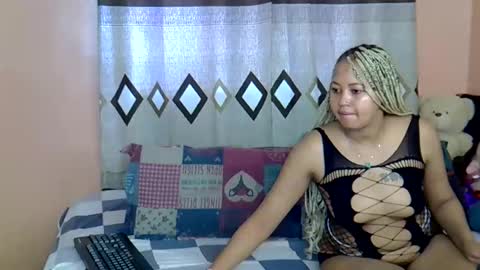sexy_berry01 online show from 12-14-25, 11:48